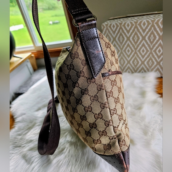 Gucci vintage perforated crossbody bag - Picture 11 of 15